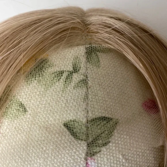 30” ASH HONEY BLONDE STRAIGHT LACE FRONT CELEB Wig display picture 3
